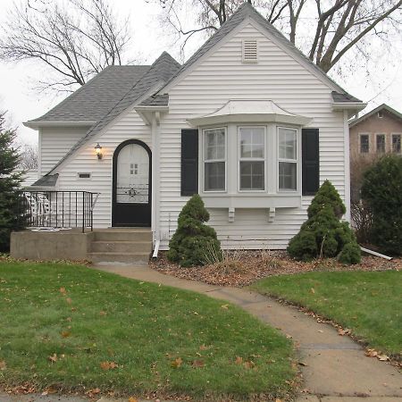 Covered By Faith Rentals -Storybook Home Rochester Exterior foto